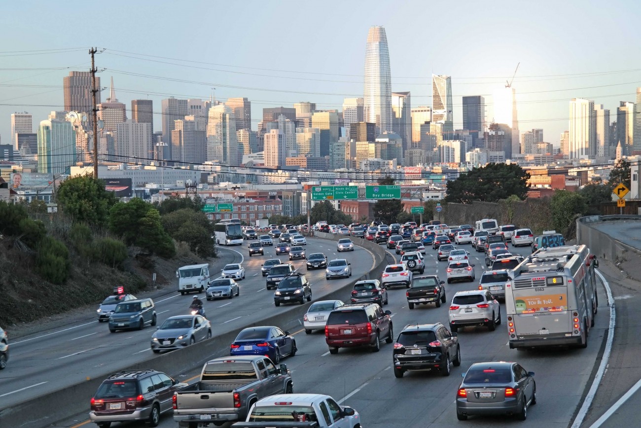 Cars headed toward San Francisco on the freeway