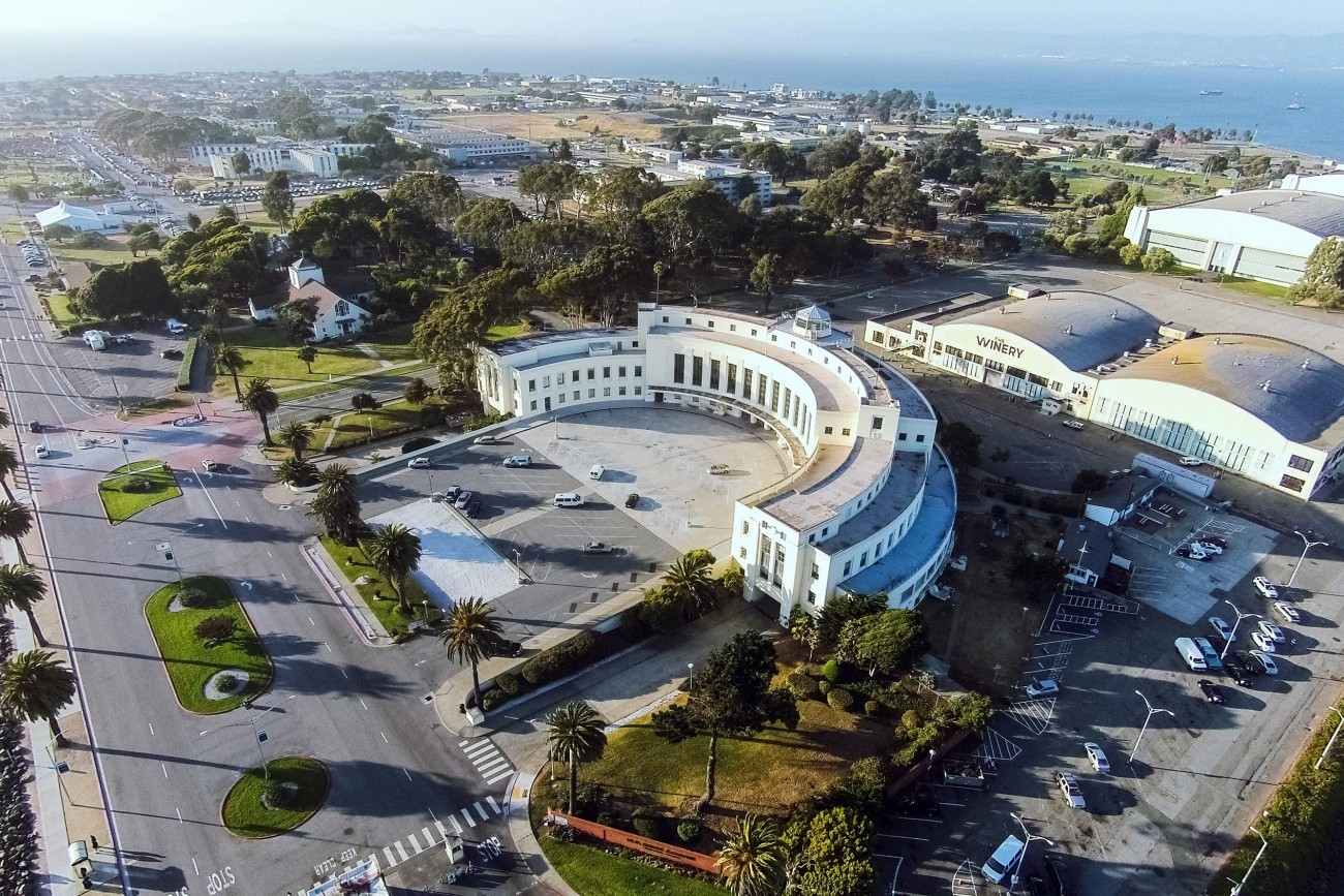 Aerial view of Treasure Island, with the Administration Building in the foreground.