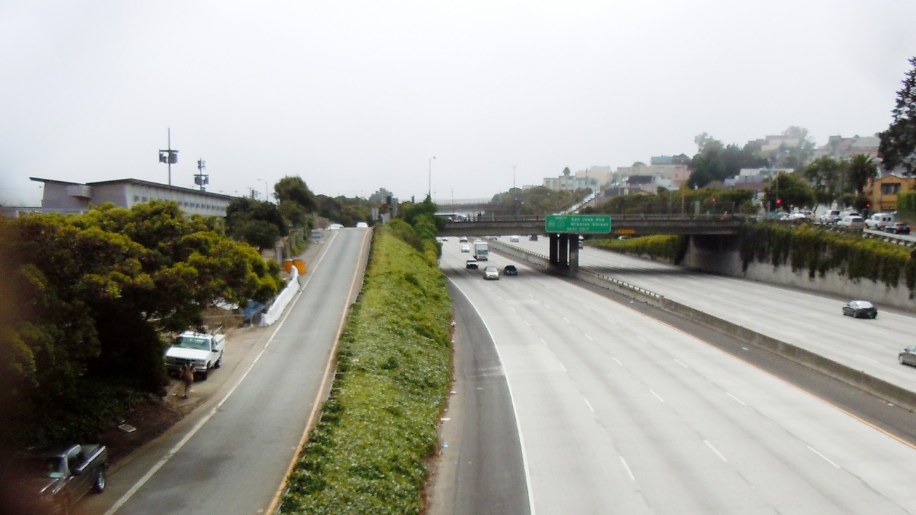 Image of where Geneva and Ocean Avenues intersect with the I-280