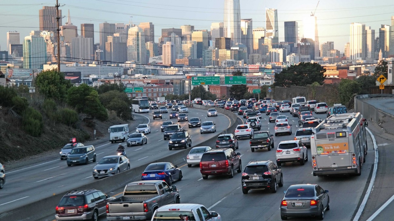 Cars headed toward San Francisco on the freeway