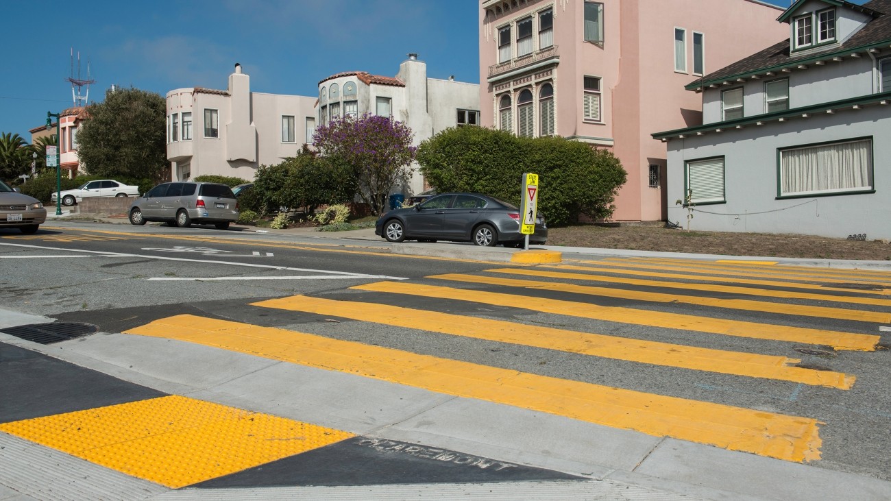 Crosswalk in School Zone on Claremont Boulevard (Photo: SFMTA Photo Department)