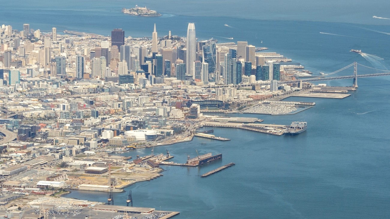 Aerial photo of Downtown San Francisco, seen from the south.