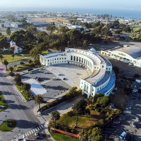 Aerial view of Treasure Island, with the Administration Building in the foreground.